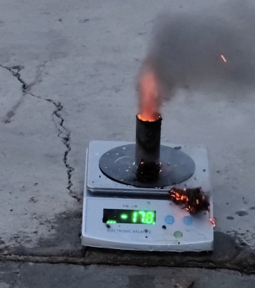 第一次点火测试现场 / First ignition test