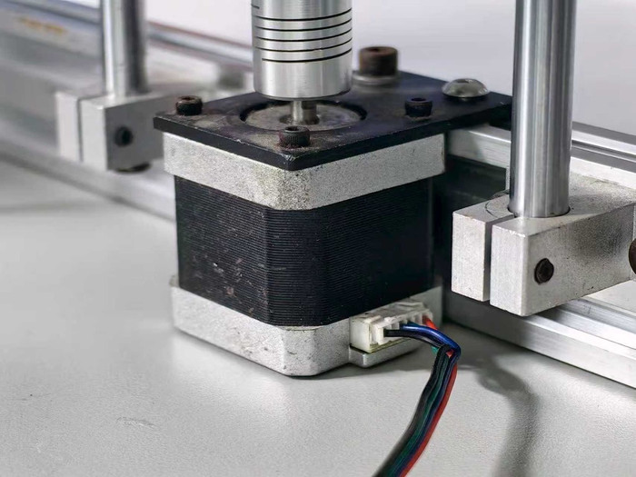 制造工具的电机 / Motor in a fabrication tool